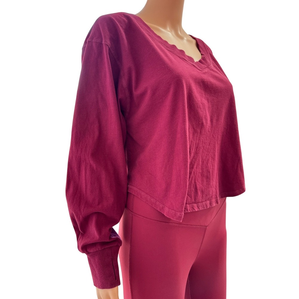 Top JoyLab Womens Burgundy V-Neck Long Sleeve Crop Top with Thumbholes Size S